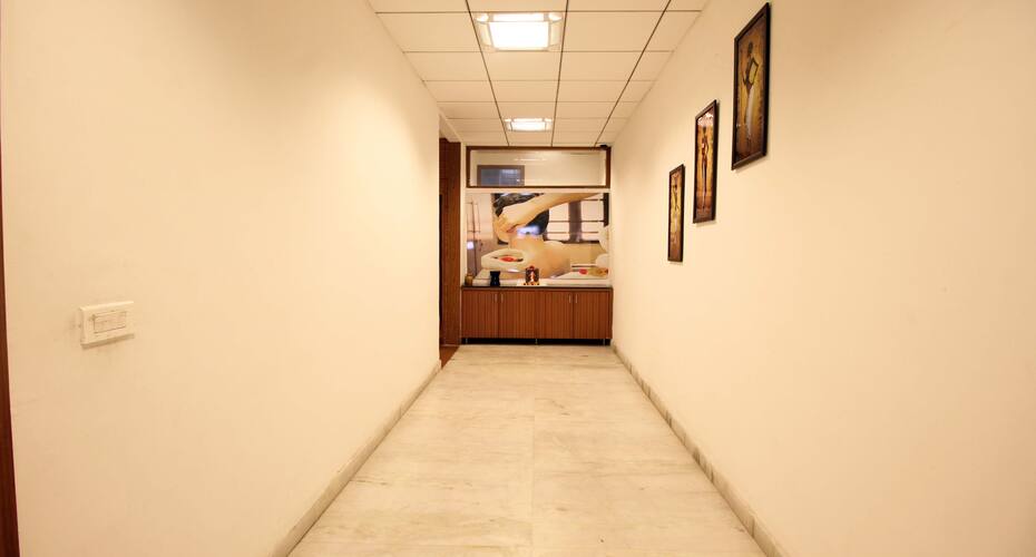 The White Lotus, New Delhi 4